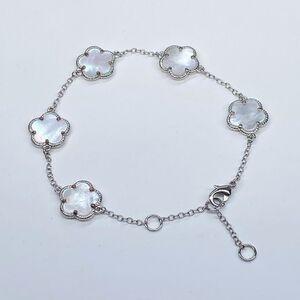 JANKUO Rhodium Pleated & Mother Of Pearl Clove Charm Bracelet